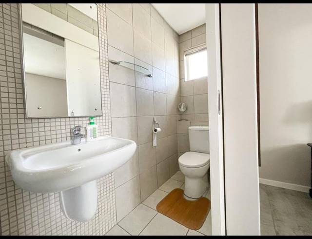2 BEDROOM APARTMENT FOR SALE IN UMHLANGA RIDGE